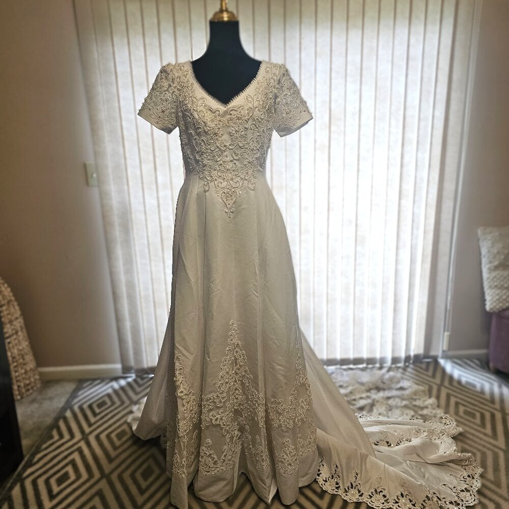 PS Mary's White Wedding Dress 10‎